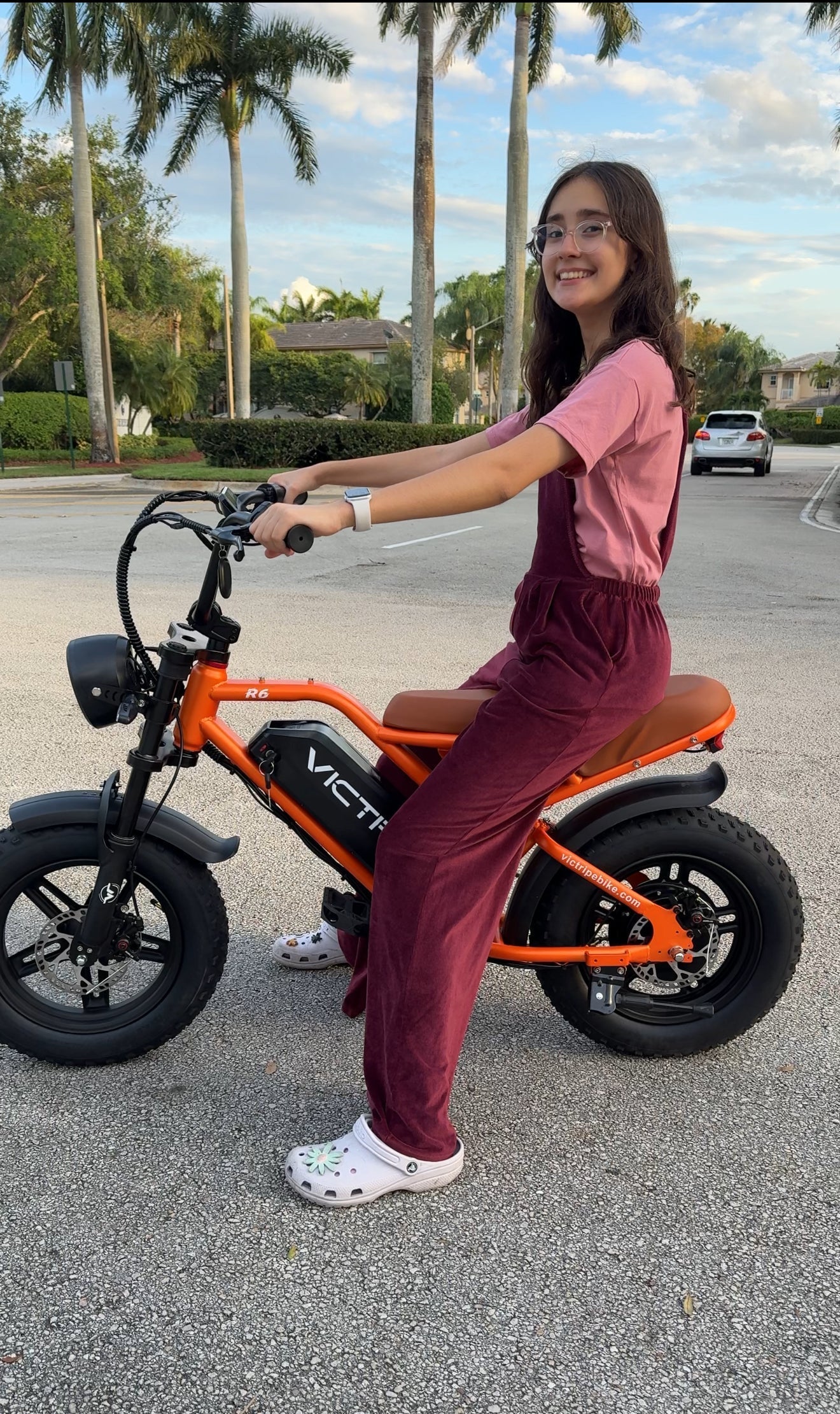 girls electric bicycle Tower Beach Babe Beach Cruiser Brown Schwalbe Tires 60 mile range with the finest 48v 14Ah Samsung battery and highly flat Northwoods Girls' 20" Sonic Electric